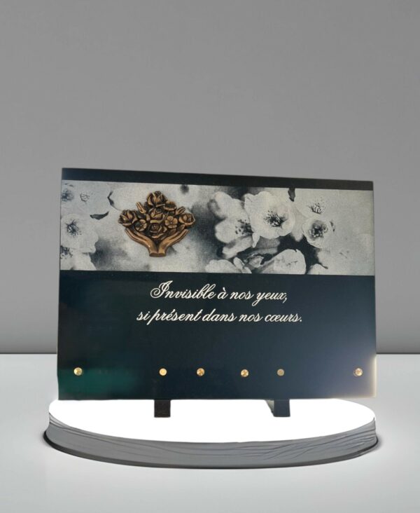 Plaque avec Texte et Fleurs en Granit