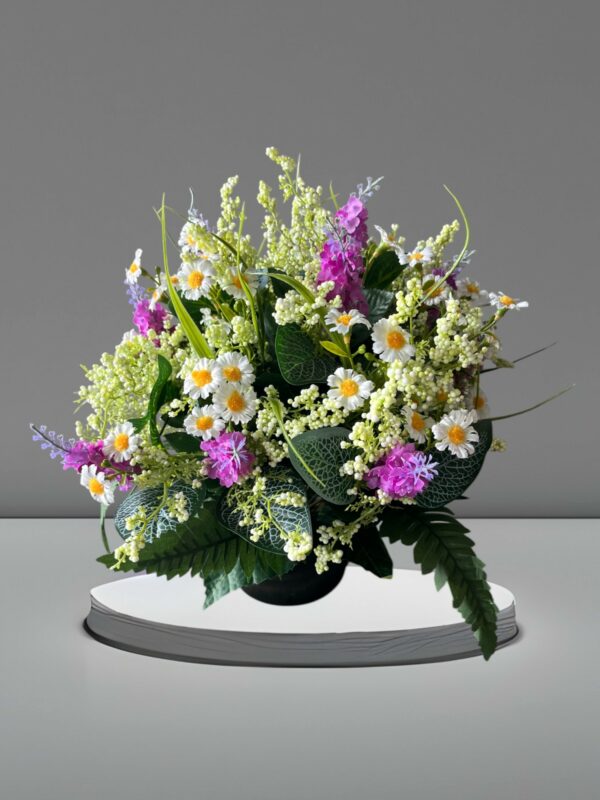 Composition avec Marguerites et Fleurs Violettes en Pot