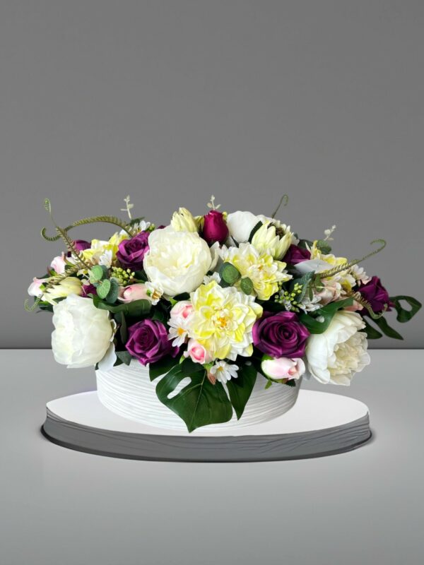 Grand Pot de Fleurs Blanches et Violettes